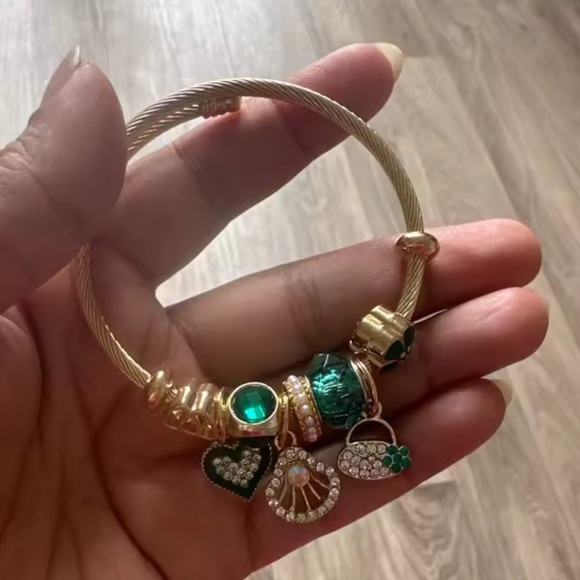 Emerald Charm 18K Gold Stainless Steel Cable Bracelet - Picture 4 of 10